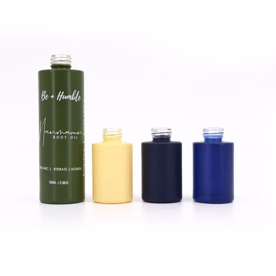 Bottiglie di vetro da 30 ml 50 ml con fondo tondo a spalla piatta opale bianco satinato con pompe o contagocce in metallo dorato lucido
